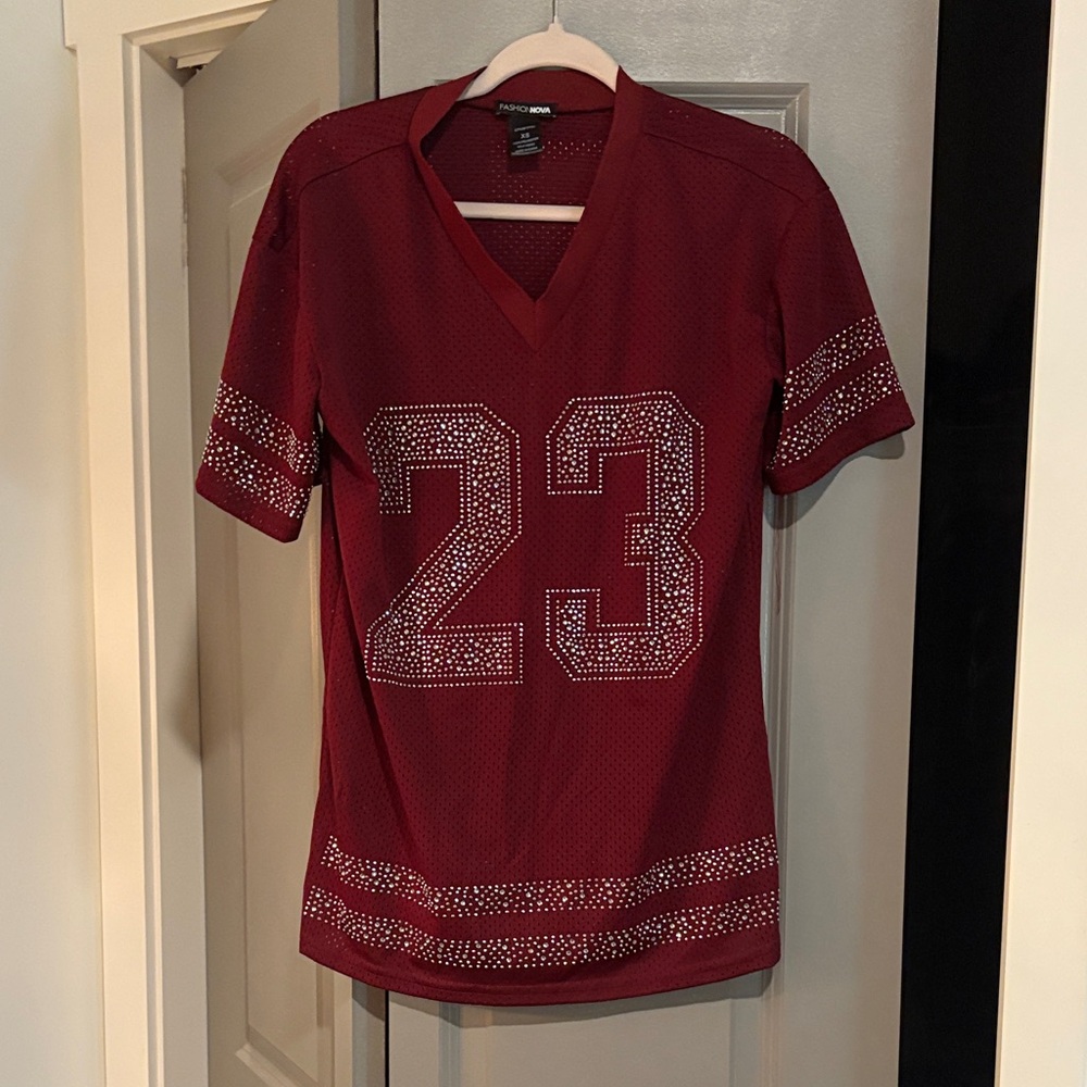 FASHION NOVA Women's Burgundy Rhinestone 23 V-Neck Top